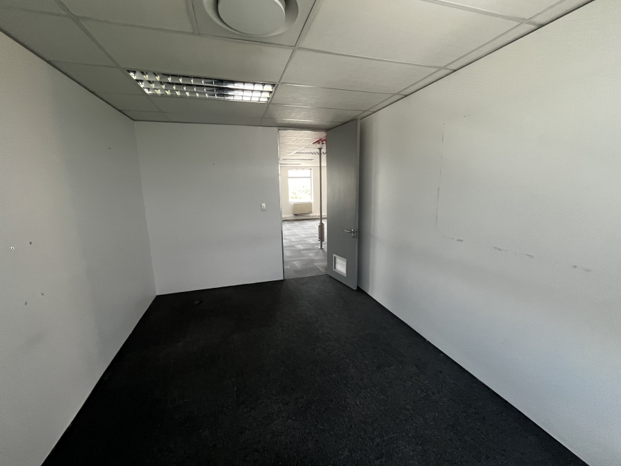To Let commercial Property for Rent in Bo Oakdale Western Cape